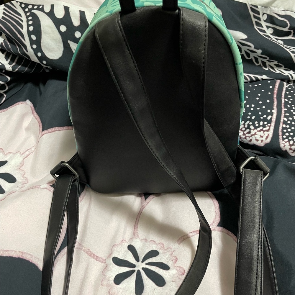 Stitch Loungefly backpack - Picture 2 of 5